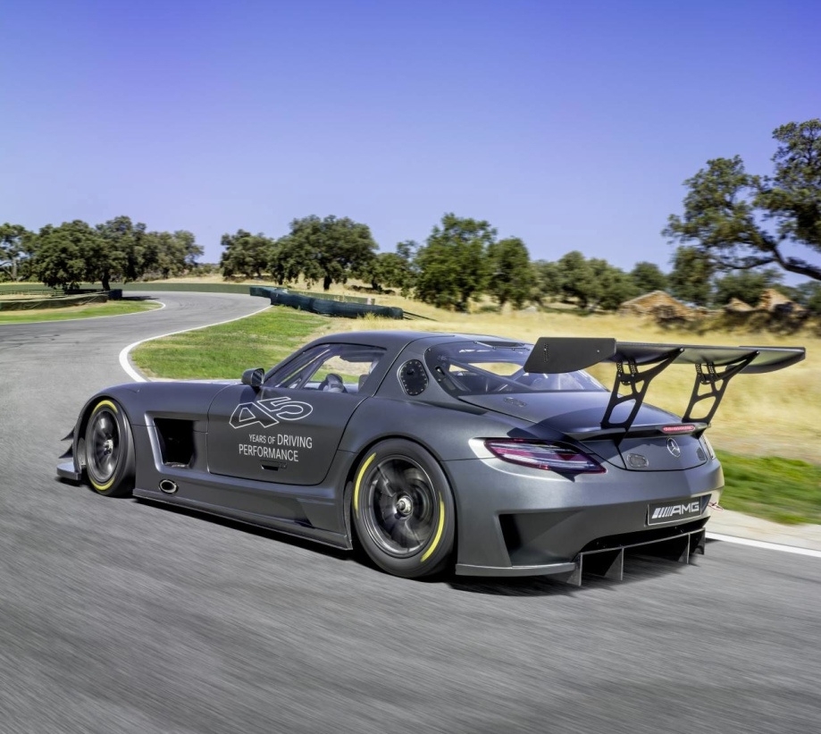 Wallpaper photos of the Mercedes SLS AMG GT3 in high-res