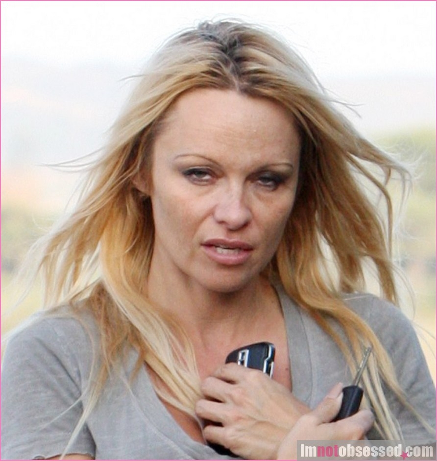 What Happened To Pamela Anderson?!