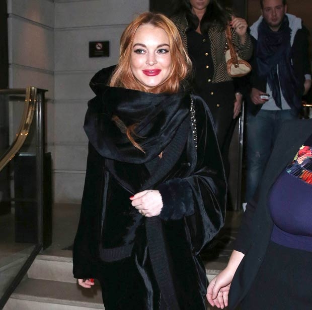 Lindsay Lohan's Selling Herself To Rich Men!!!