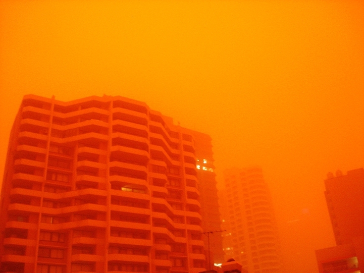 A Sandy Red Haze Consumes Sydney, Australia 