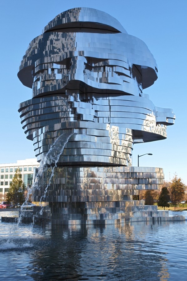 This Ginormous 30ft Rotating Head Is Actually A Water Fountain