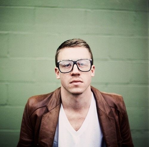 Macklemoore. Skilled artist, and apparently also a hottie?