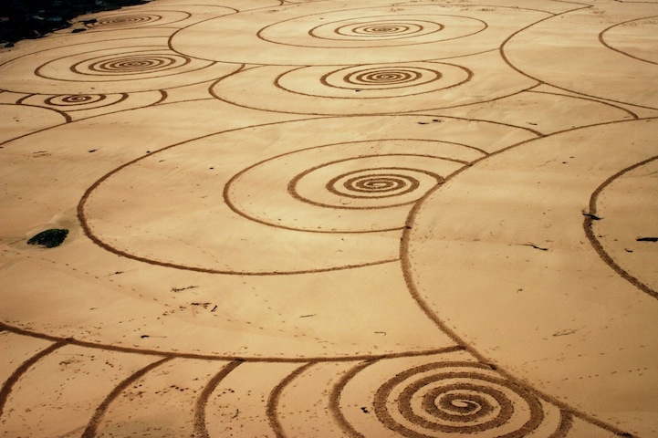Beautiful 3-Hour Sand Drawings Created with Only a Rake