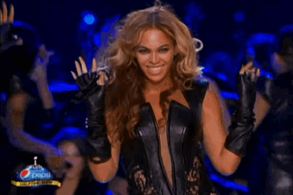 Beyonce's Epic Performance in GIF's!