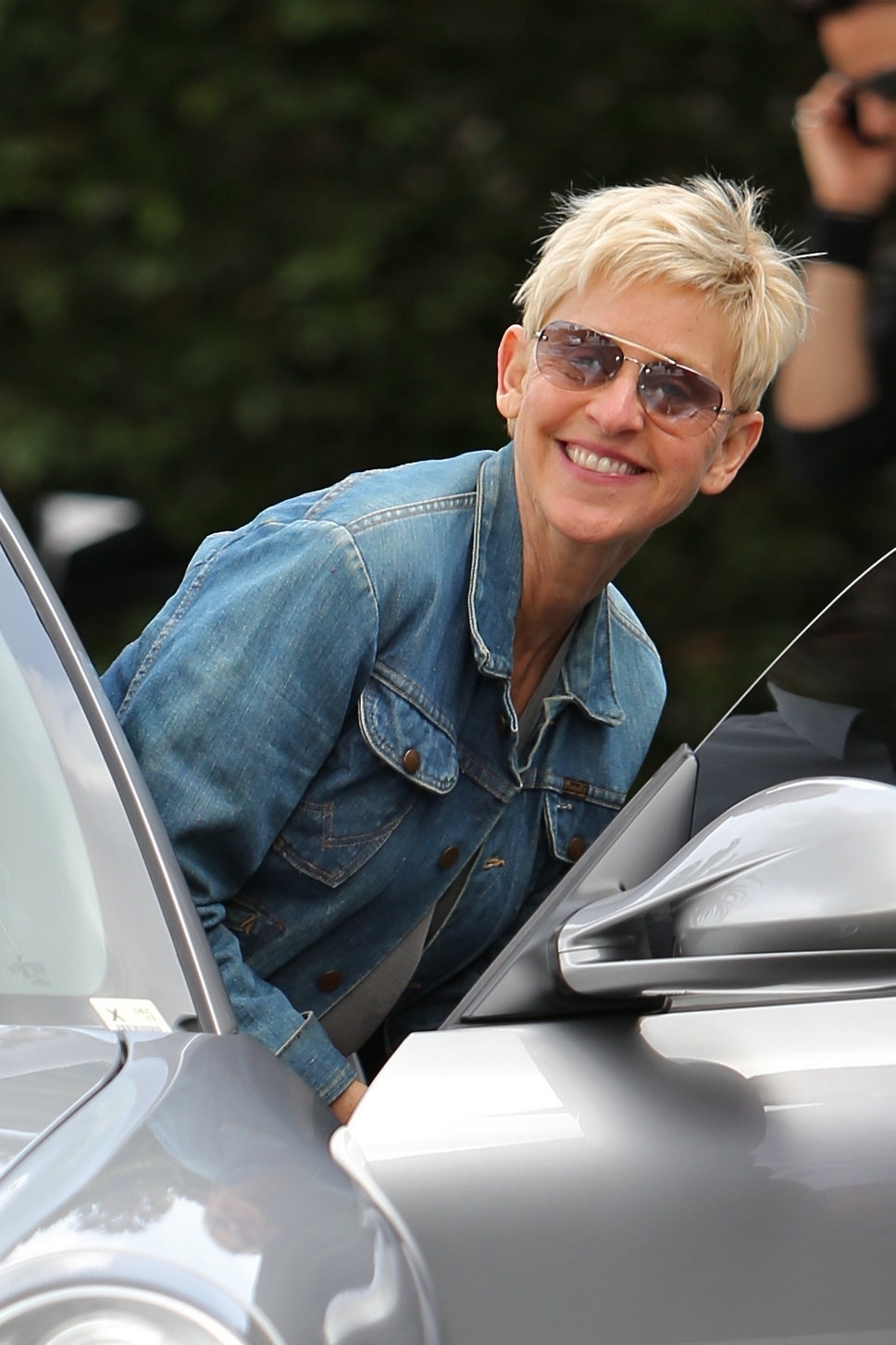 Ellen DeGeneres Pranks Strangers With Taylor Swift Lyrics