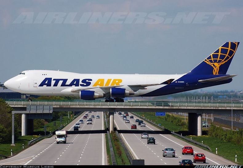 Runway Over The Highway at Leipzig/Halle Airport