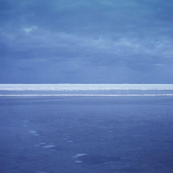Inspiration from Andrey Belkov's Minimalistic Winter Photography 