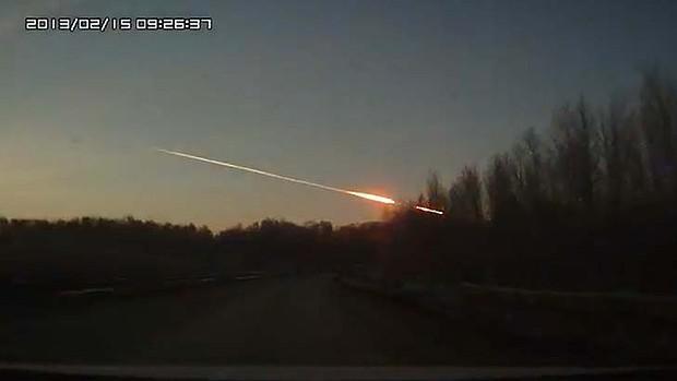 Meteor Hits Russia, Craaaazzzyyy...This Is Some Serious Stuff