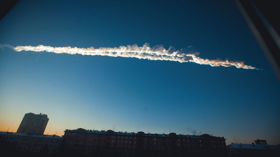 Meteor Stikes Russia, 1000 People Injured!