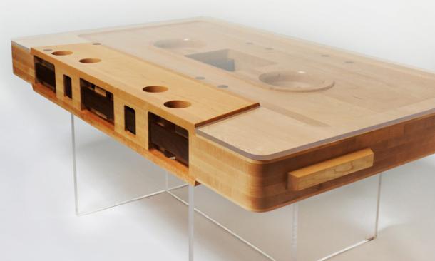 The Most Retro-Awesome Coffee Table