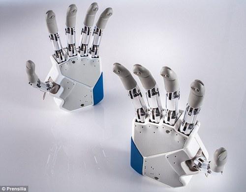 The Future Is Here! The First Bionic Hand That Can Feel