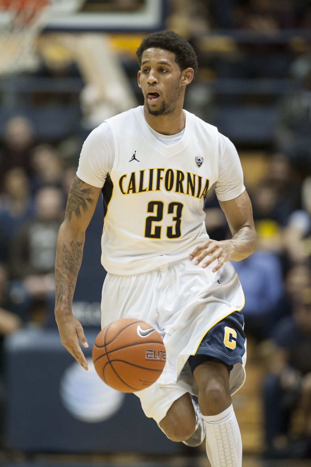 Cal Coach Mike Montgomery Shoves Player