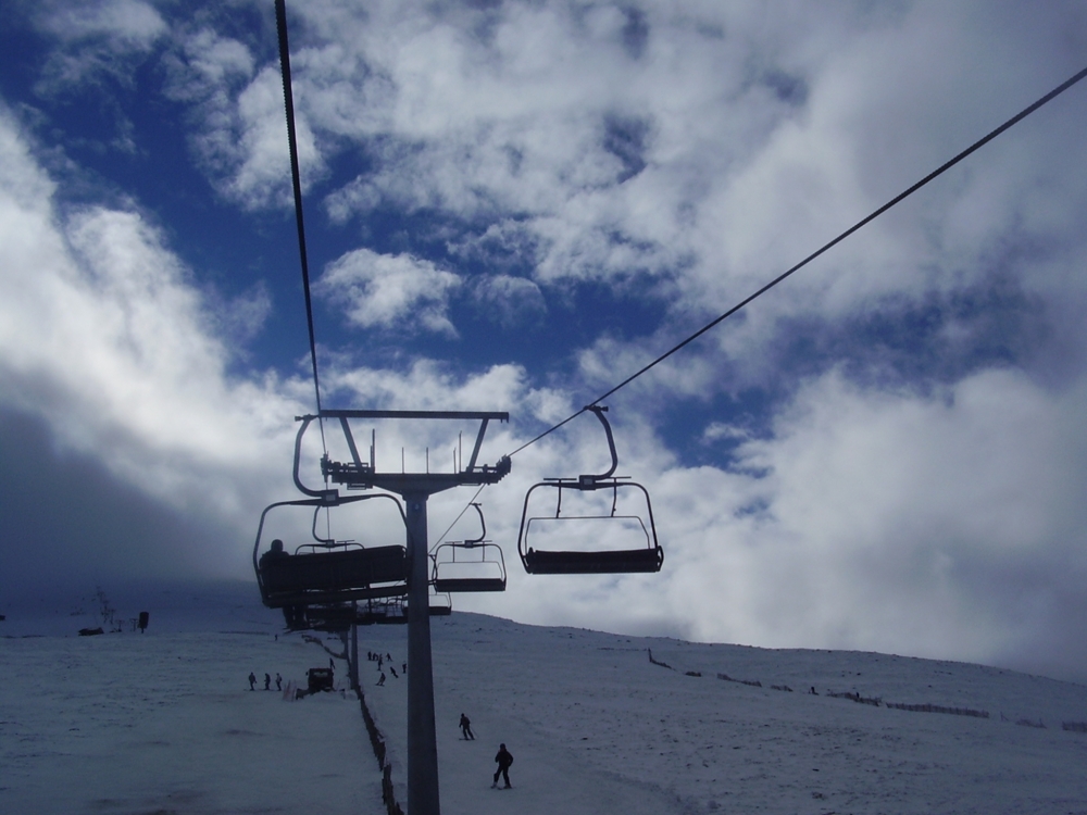 Kid falls 50 feet off ski lift