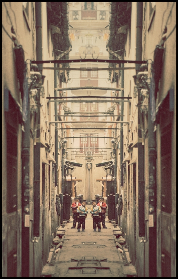 China's Bustling Streets Photoshopped Into Perfect Symmetry