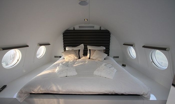 Plane converted to luxury suite for couples