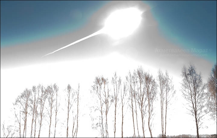 Photographer Captures Stunning Images of Russian Meteorite