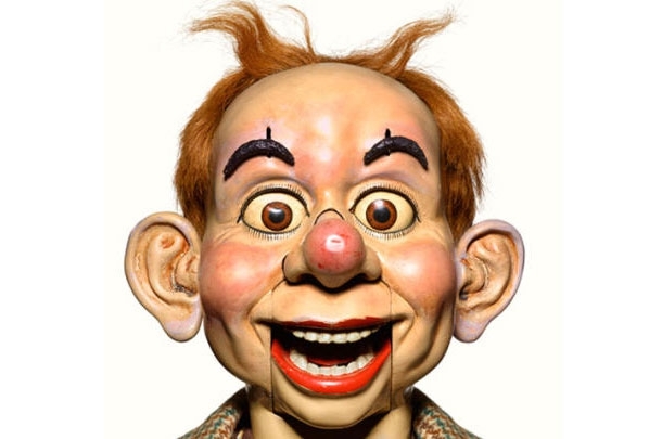 Creepy Close-Up Portraits Of Retired Ventriloquist Dummies
