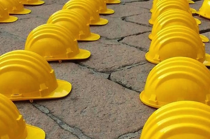 10,000 Helmets Represent Lost Construction Jobs in Italy