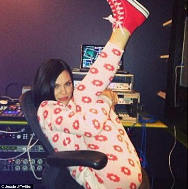 Jessie J Shows off her Flexibility