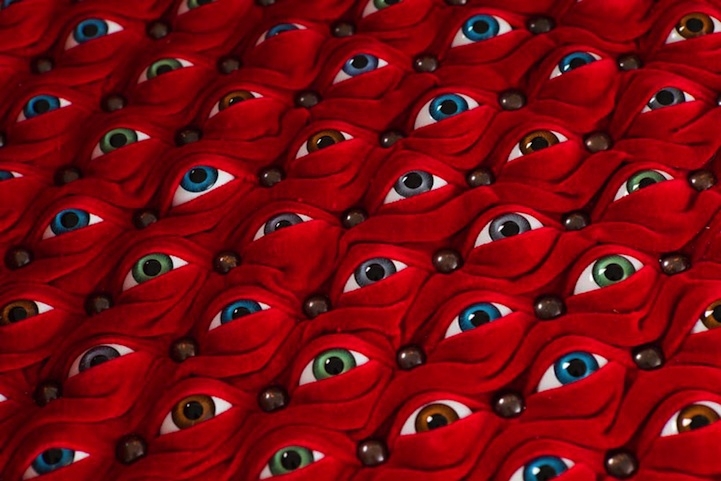 Chair Looks Around with Hundreds of Curious Eyeballs