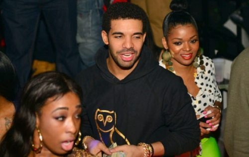 Drake makes it rain in the strip club, but why… 
