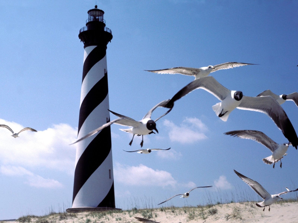 Worlds 10 Most Famous and Oldest Lighthouses.
