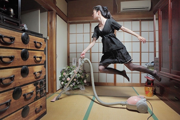 Floating Japanese Photographer Natsumi Yowayowa