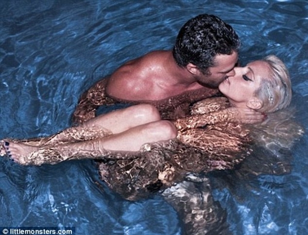 Lady Gaga 'to marry Taylor Kinney this summer' 