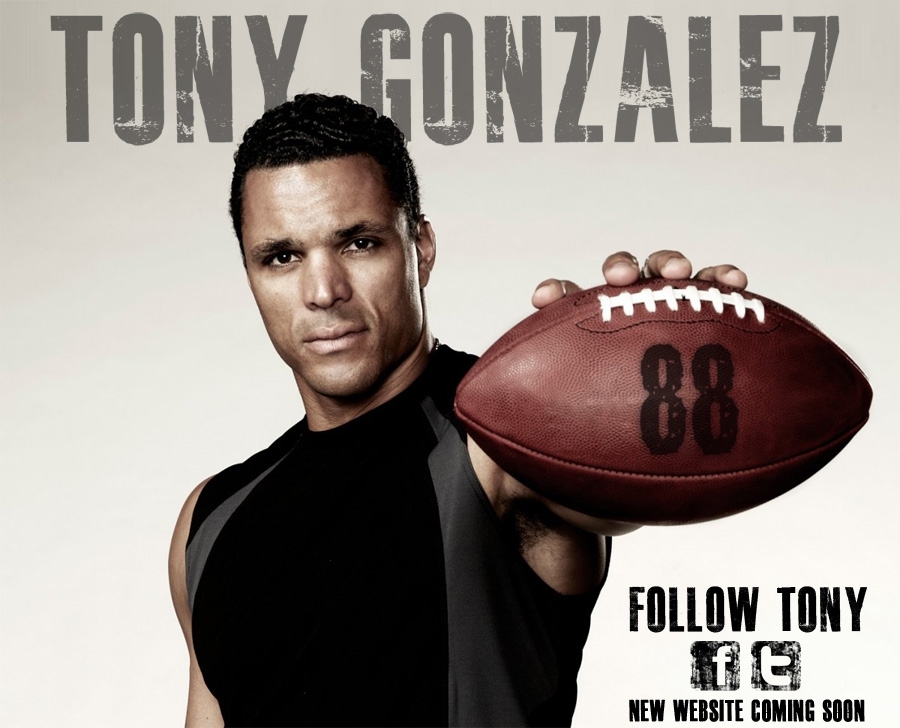 Tony Gonzalez Will Be Back For One More Year 