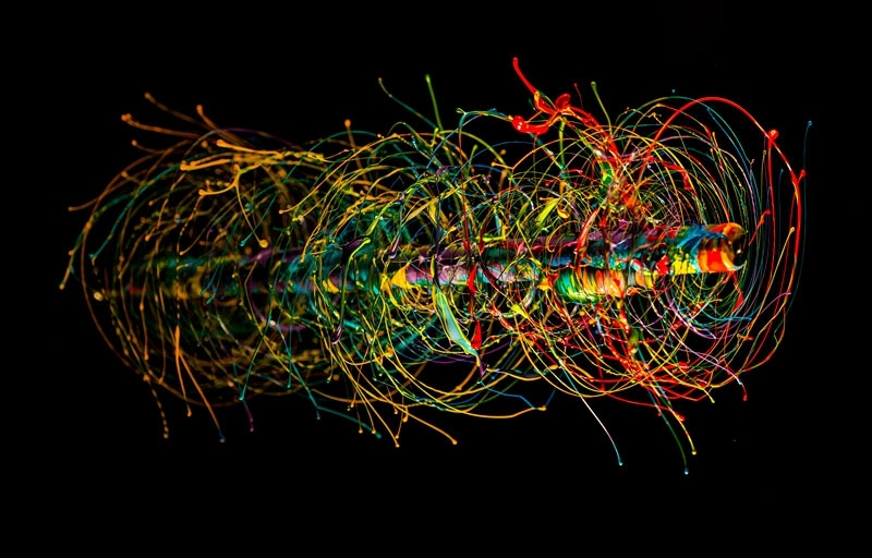 11 High-Speed Photographs of Swirling Paint