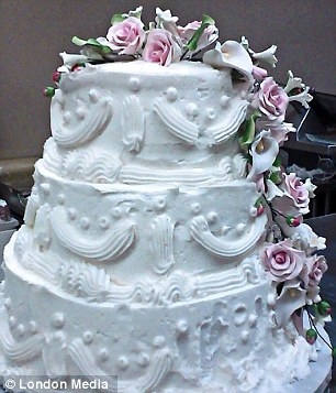 Are these the worst wedding cakes ever? 