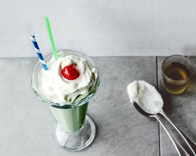 How To Make A Boozy Shamrock Shake For St. Patrick's Day