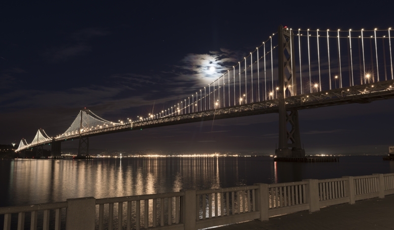 Bay Bridge Glows With 25,000 LED Lights.