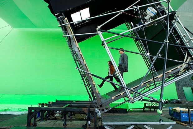 Fantastic Behind The Scenes Of Photos From Famous Films 