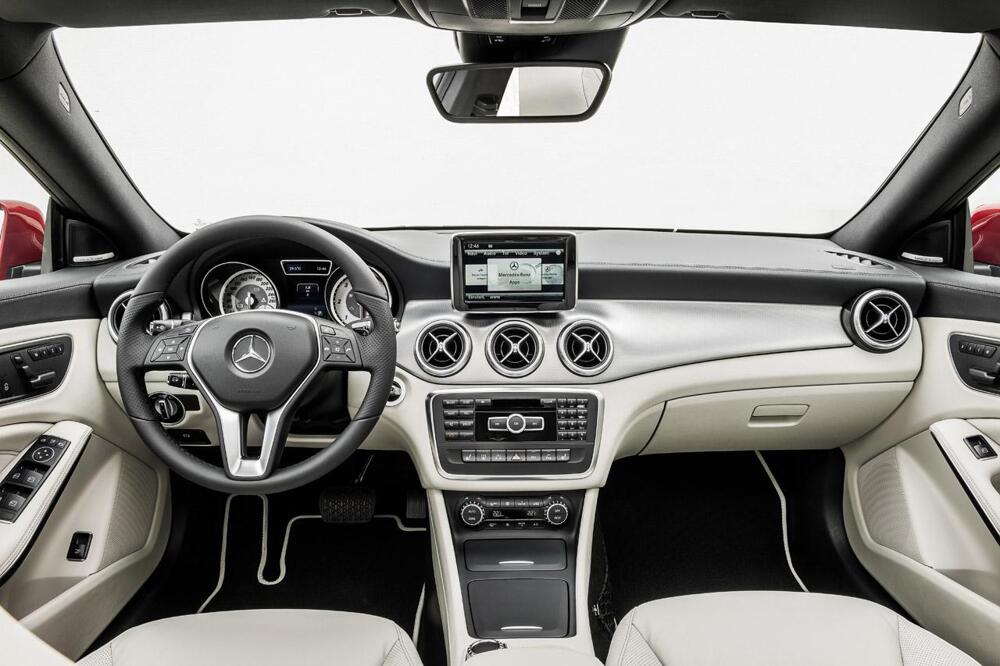 Mercedes-Benz Navigation System 