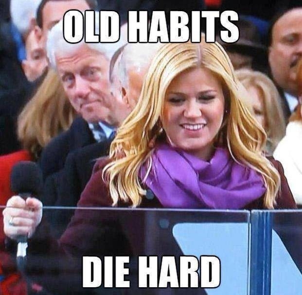 Bill Clinton photo bombing Kelly Clarkson has made quite the splash in the meme world.