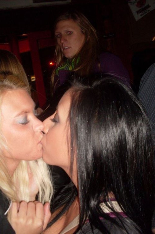 Girls Making Out 