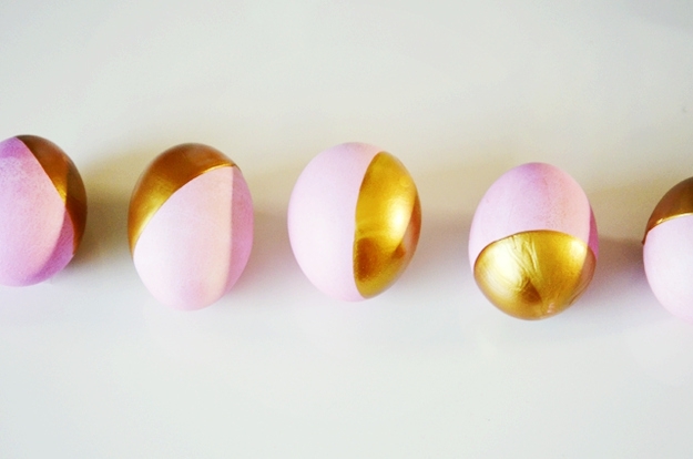 20. Gold-Dipped Easter Eggs