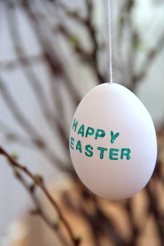 18. Ink-Stamped Easter Eggs