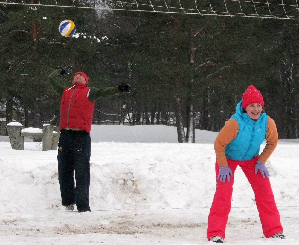 Snow Volley Ball 