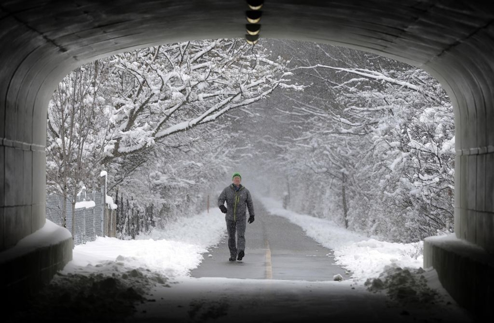 Snow Tunnel 