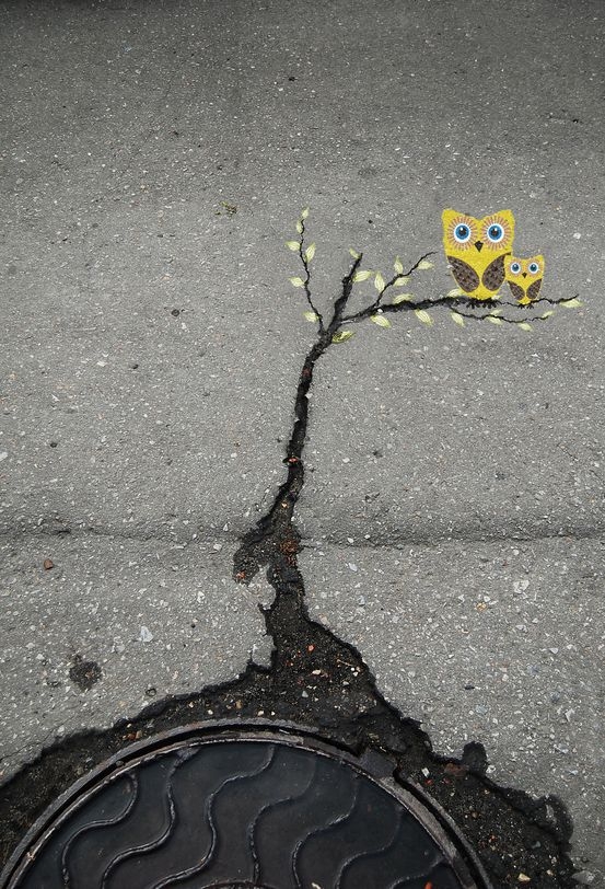 Alexey Menschikov Street art  angry birds 