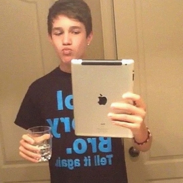  The iPad duckface selfie.