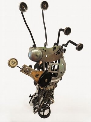 16 Stunning Sculptures Made With Typewriters