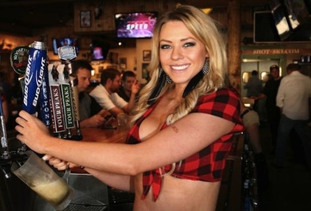 The Girls of Twin Peaks Restaurant Are Much Better Than Hooters Girls 
