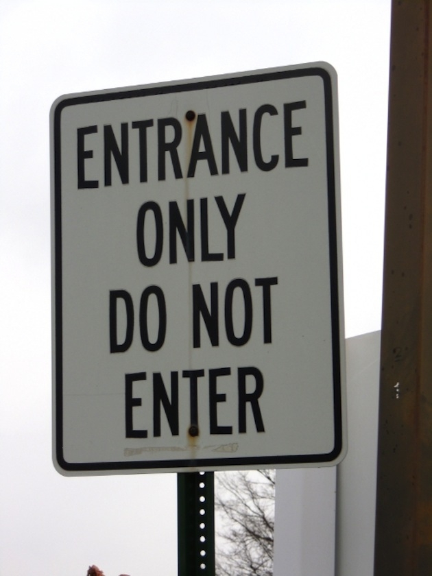10 Sign Fails That Totally Confuse Us