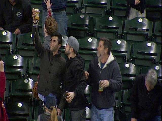 Mariners Fan Catches Foul Ball in Beer