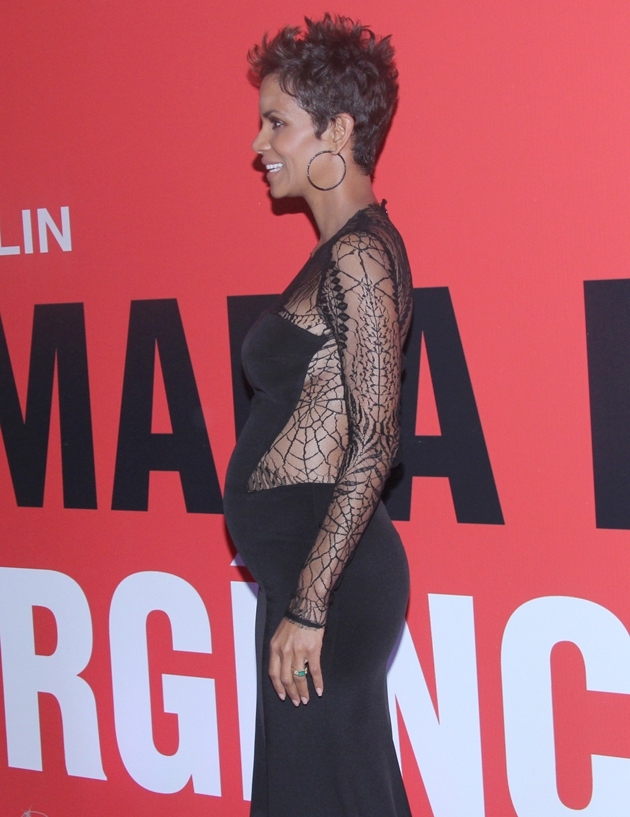 Halle Berry & Her Baby Bump at ‘The Call’ Movie Premiere 