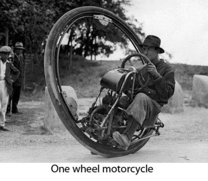 One wheel motorcycle