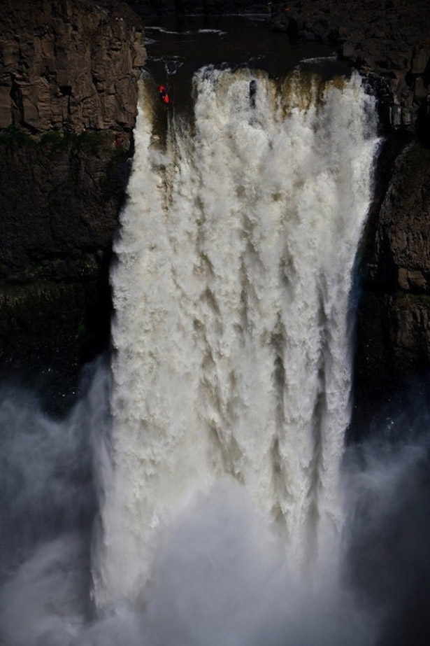 Kayak off giant waterfall 